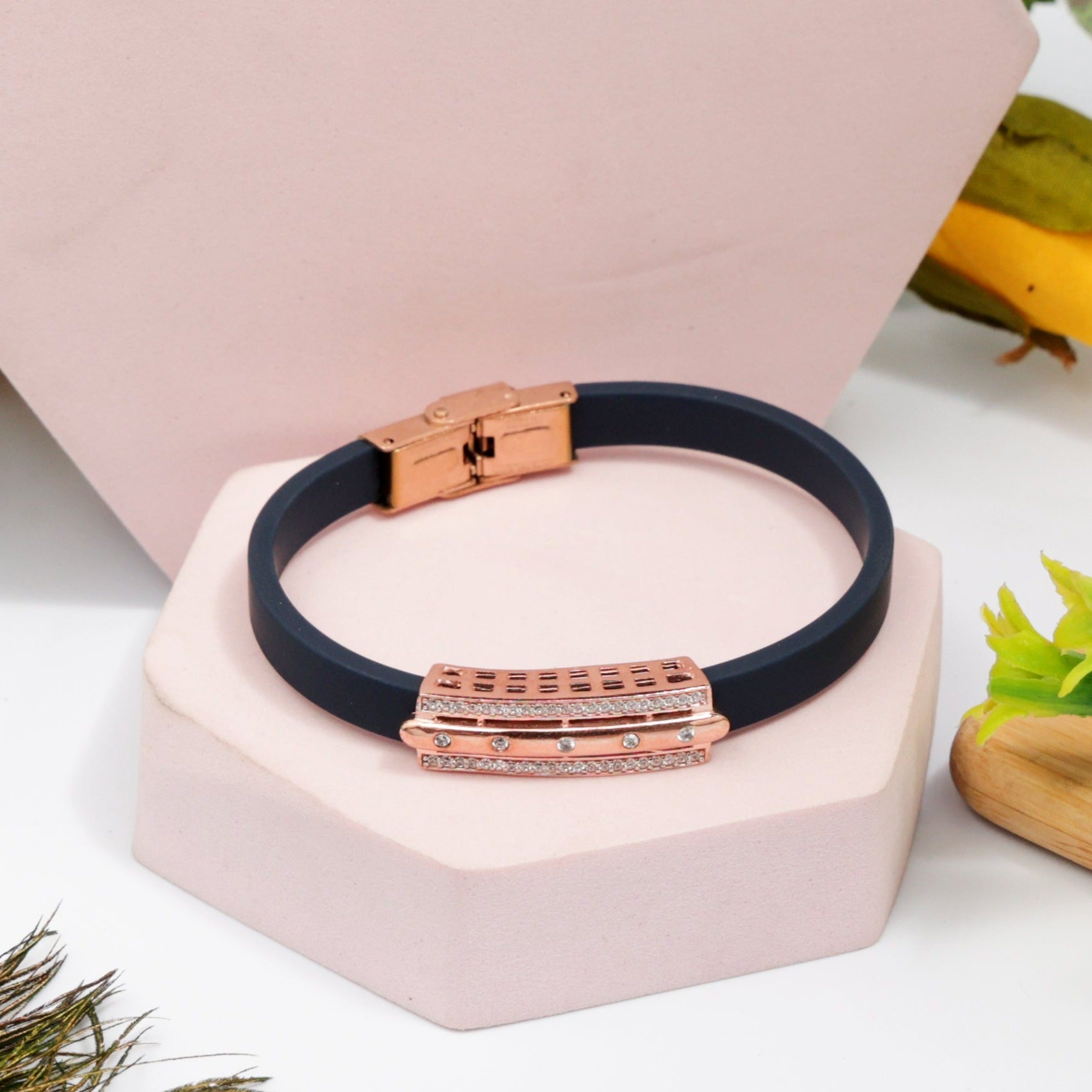 Noble-Link Belt Bracelet