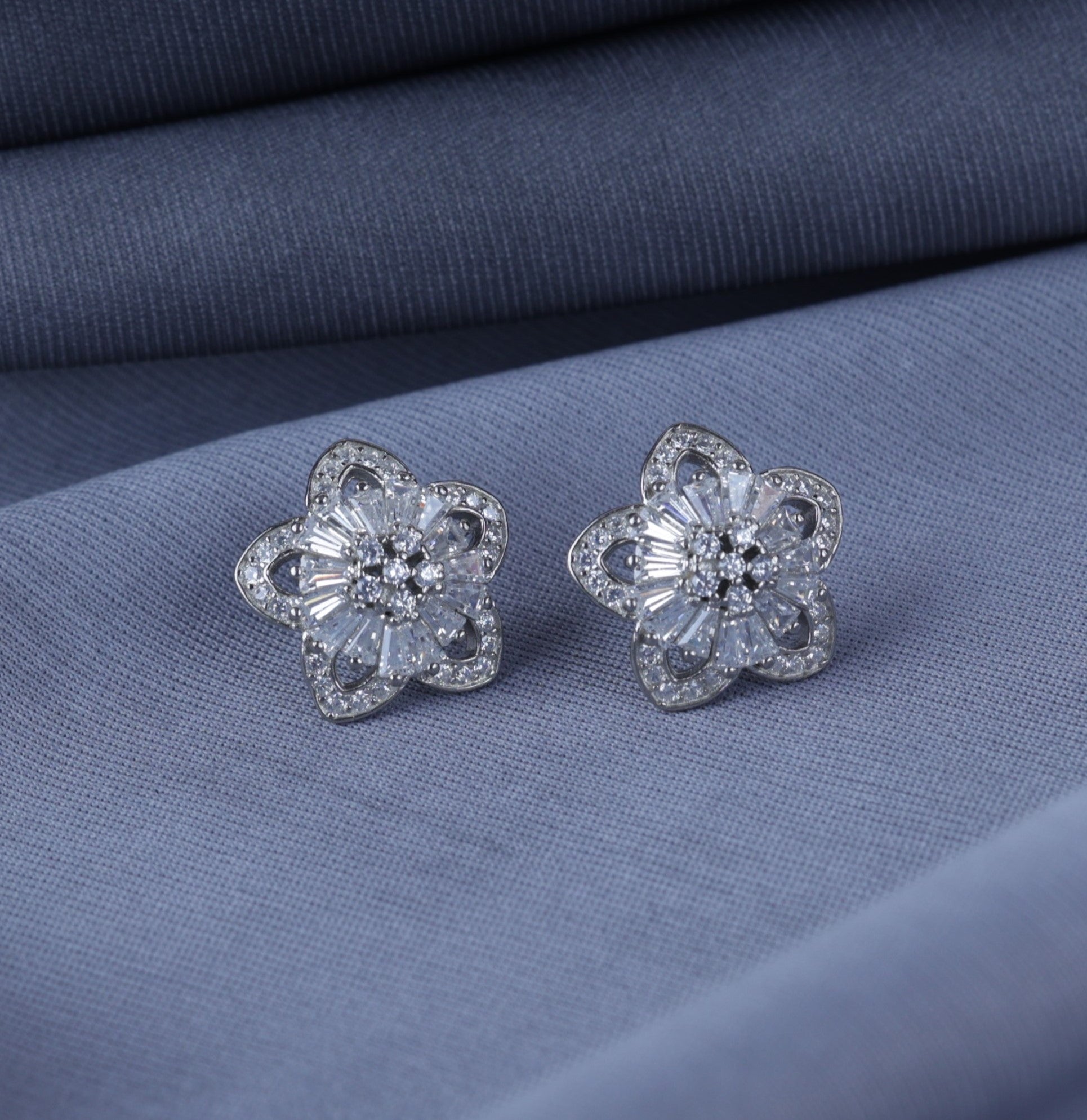 Stellar Flower Earring