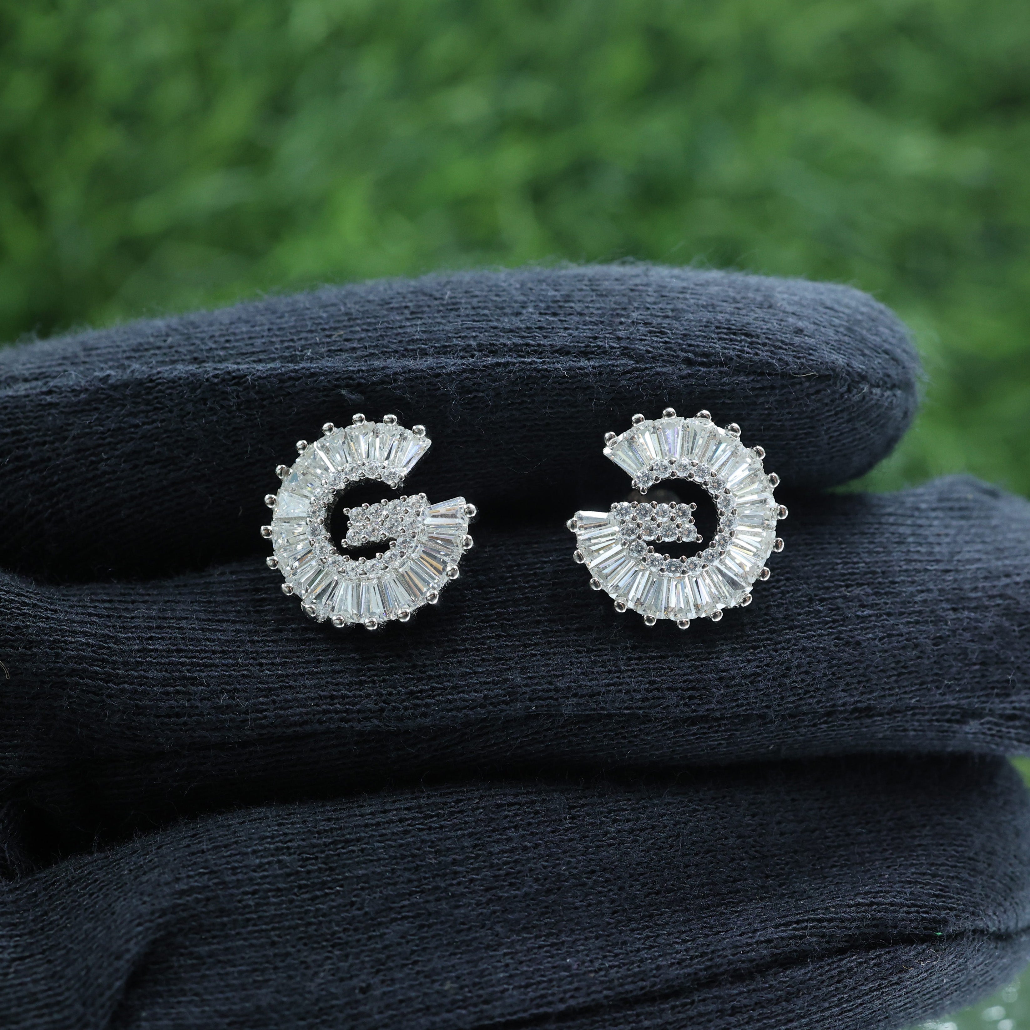 Exclusive G-Shape Earring